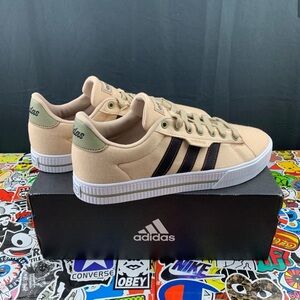 👟Adidas Daily 3.0 Tan & Green Shoes